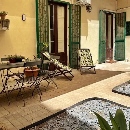 Saranton House Penzion Katánie